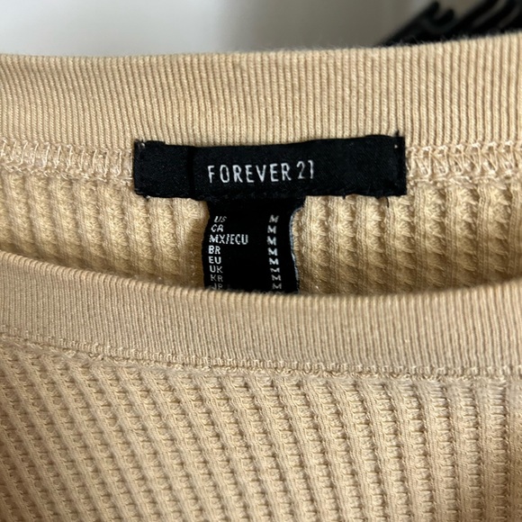 light yellow cropped sweater - Picture 2 of 2